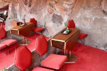 Bemerkelsesverdige stolldesign: Forbedre ditt interiør med ikonisk seating